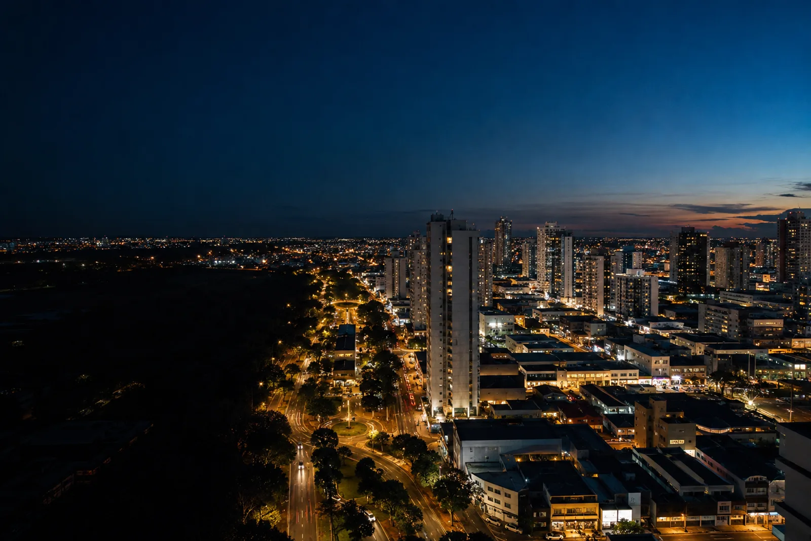 Vista aérea noturna de São José do Rio Preto
